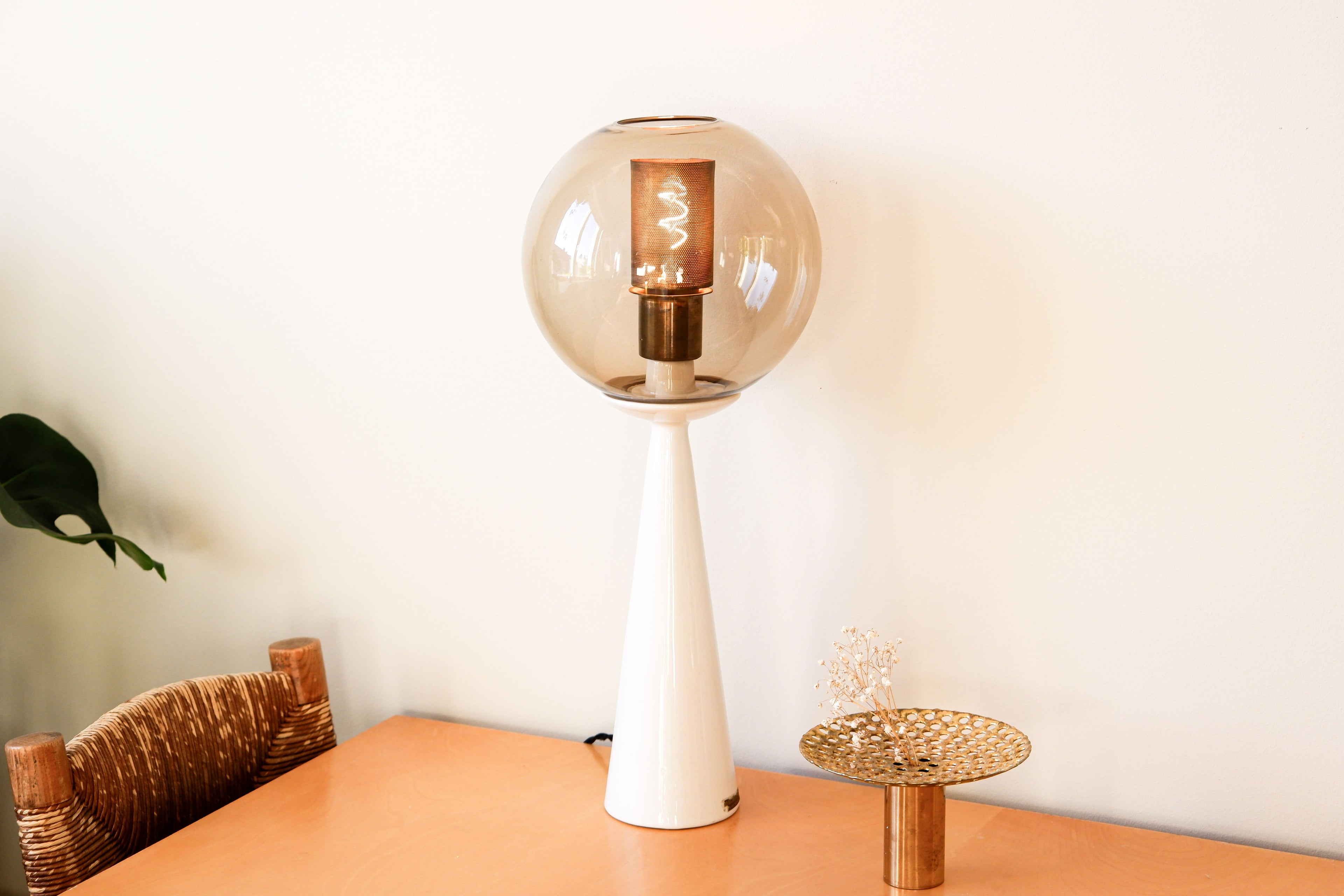 Hans Agne Jakobsson, table lamp model V80.