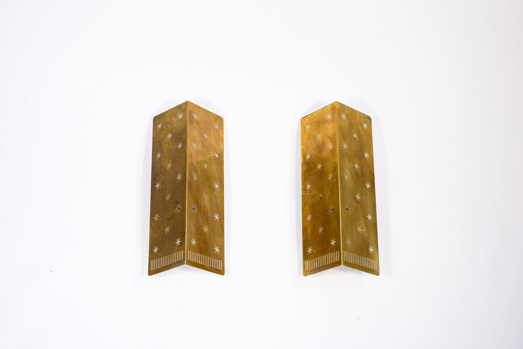 Paavo Tynell, Pair of wall lamp model 10330 for Taito, circa 1950.