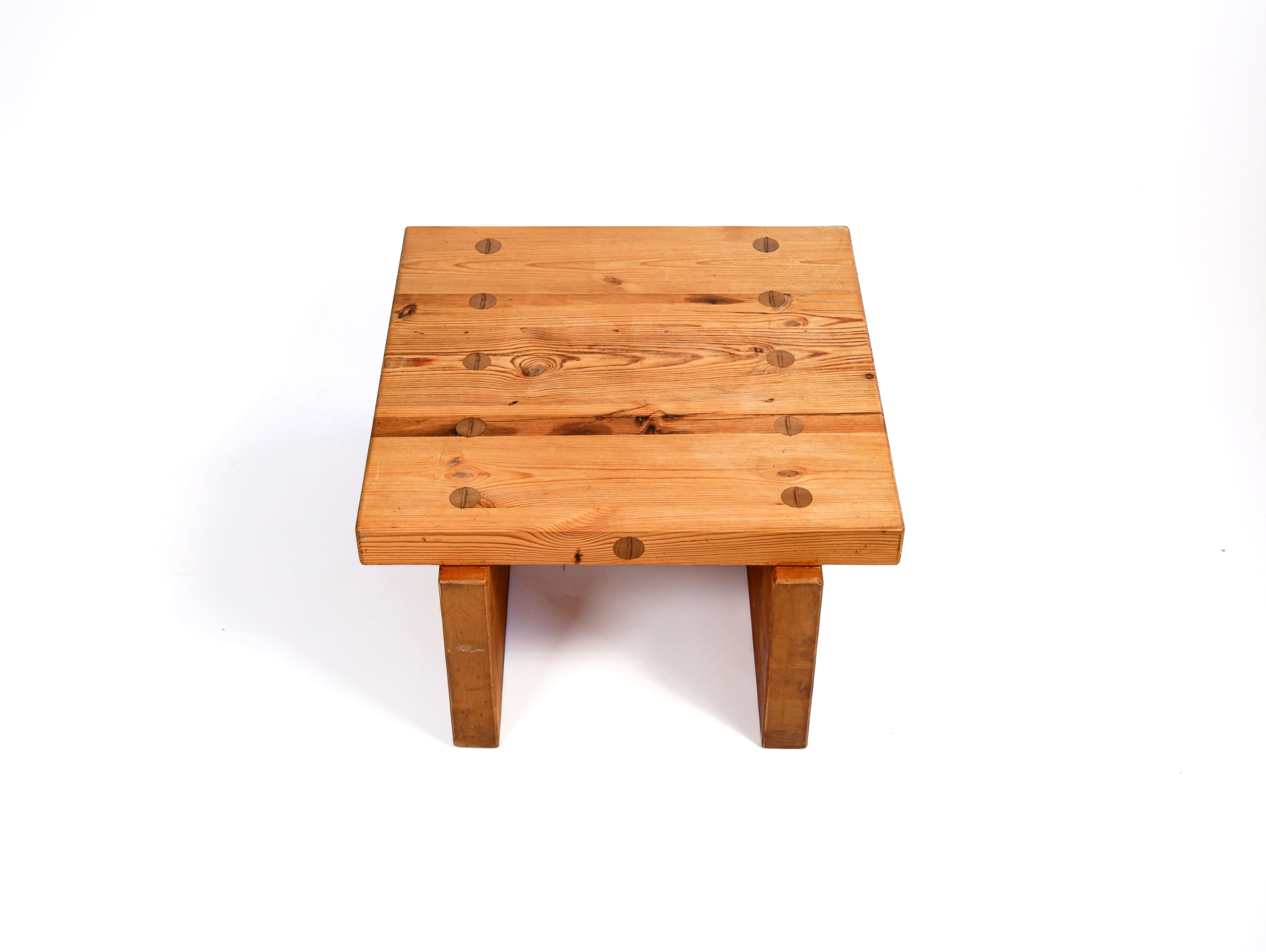 Roland Wilhelmsson cofee table model "Bamse" 1973 in solid pine.