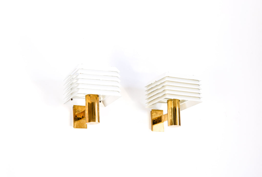 Hans Agne Jakobsson pair of wall lamp, brass & lacquered iron, circa 1960 – detail view 4