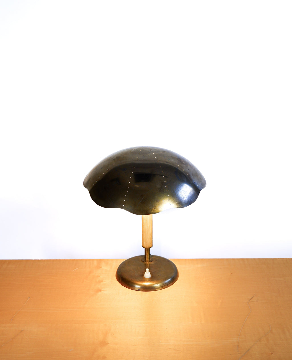 Harald Notini Table lamp model 15295 for Arvid Böhlmarks Lampfabrik circa 1940.