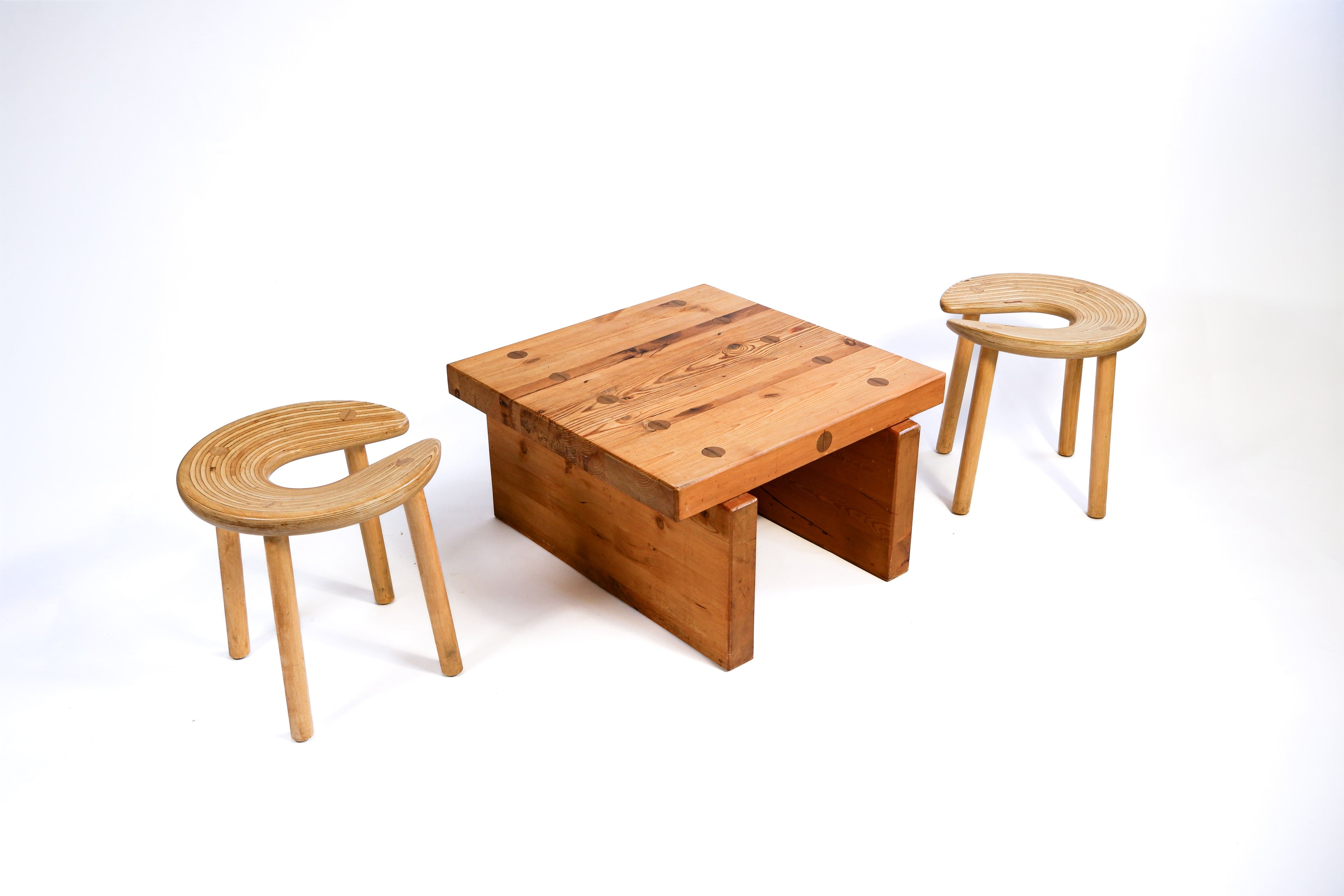 Roland Wilhelmsson cofee table model "Bamse" 1973 in solid pine.