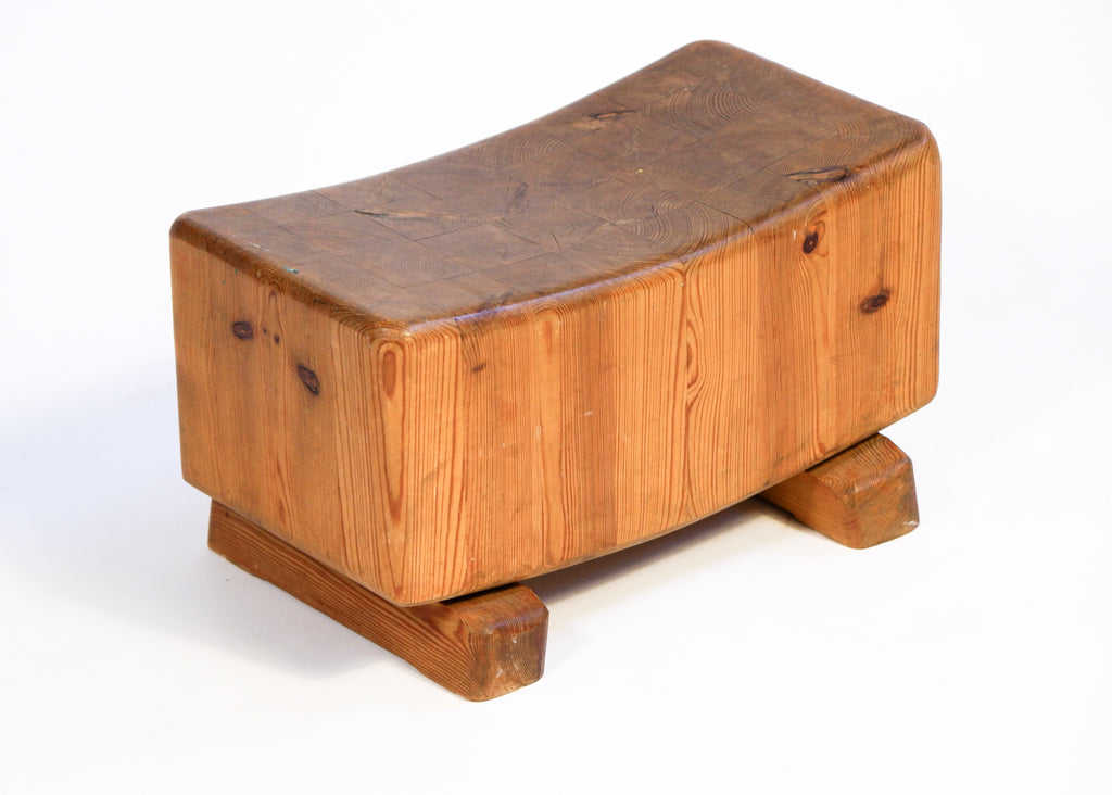 Swedish modern stool in solide pin, circa 1950.