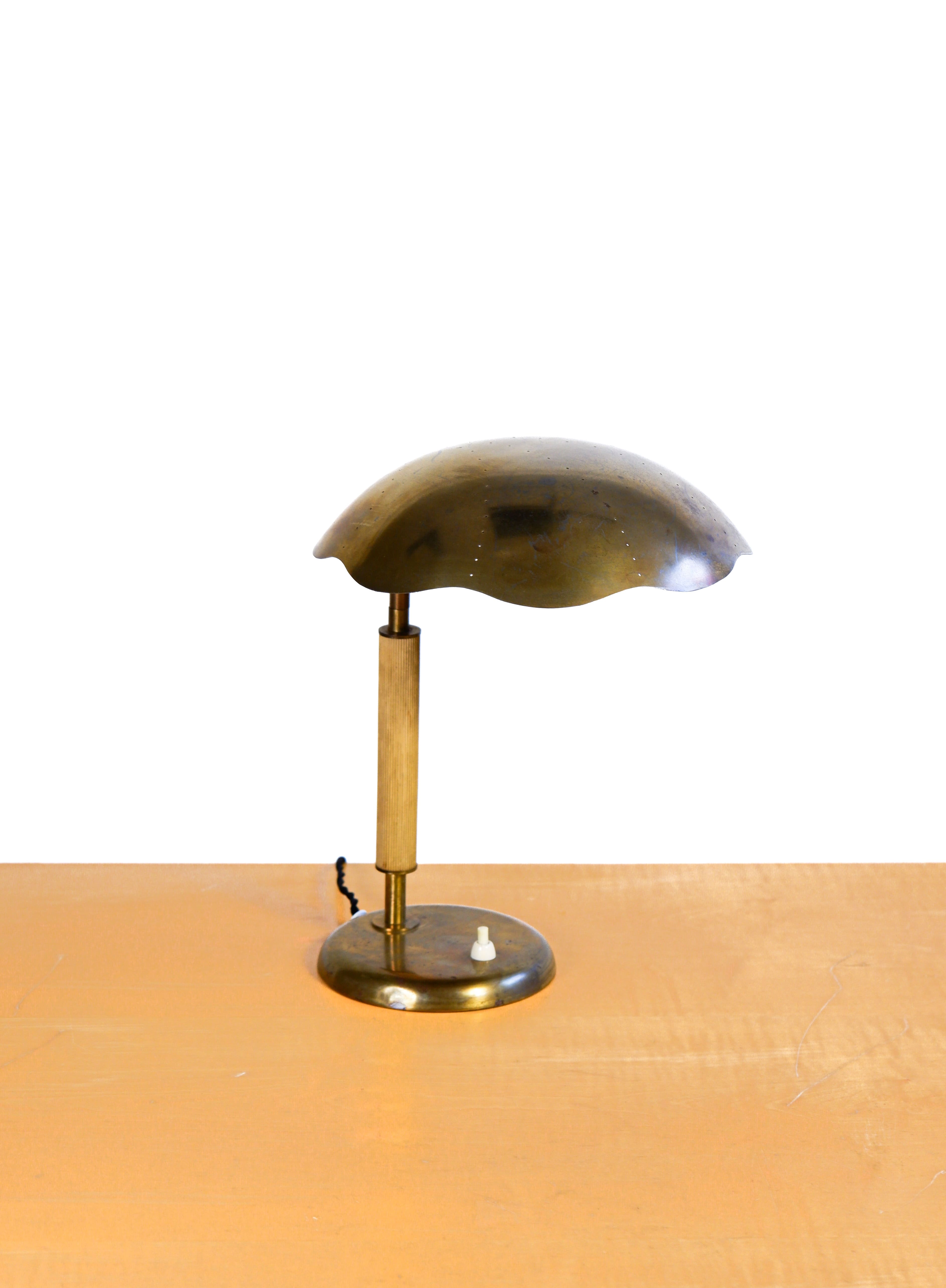 Harald Notini Table lamp model 15295 for Arvid Böhlmarks Lampfabrik circa 1940.
