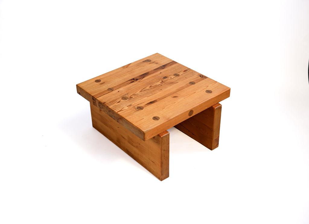 Roland Wilhelmsson cofee table model "Bamse" 1973 in solid pine.