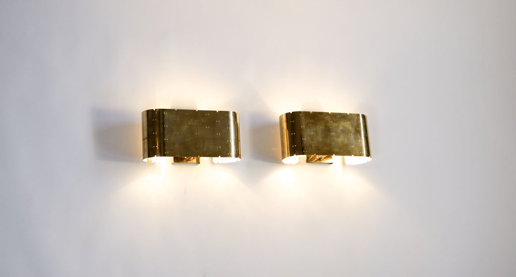 Paavo Tynell, Pair of wall lamps model 9460 for Idman circa 1940.