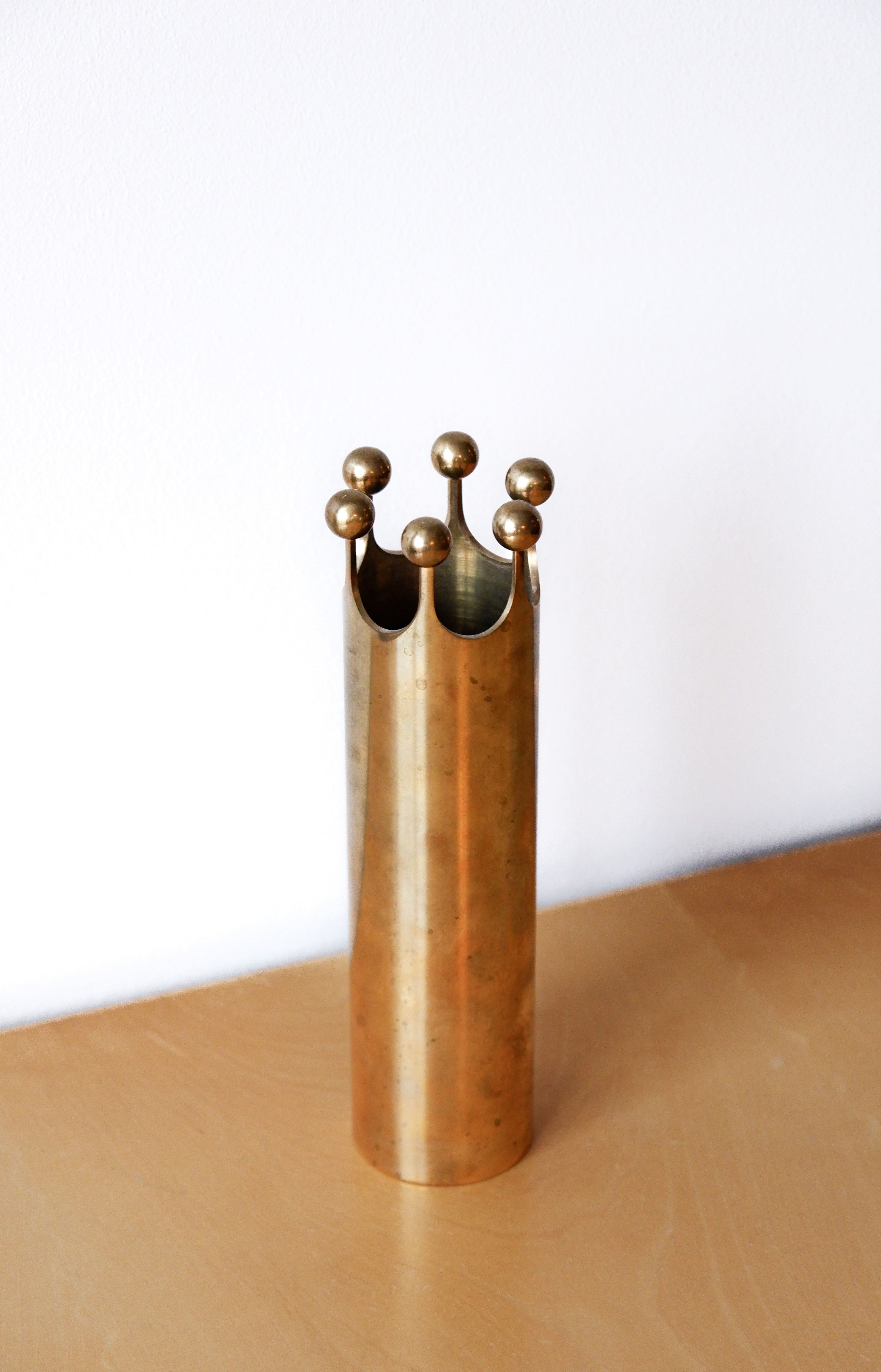 Pierre Forssell crown brass vase, circa 1980, Skultuna.