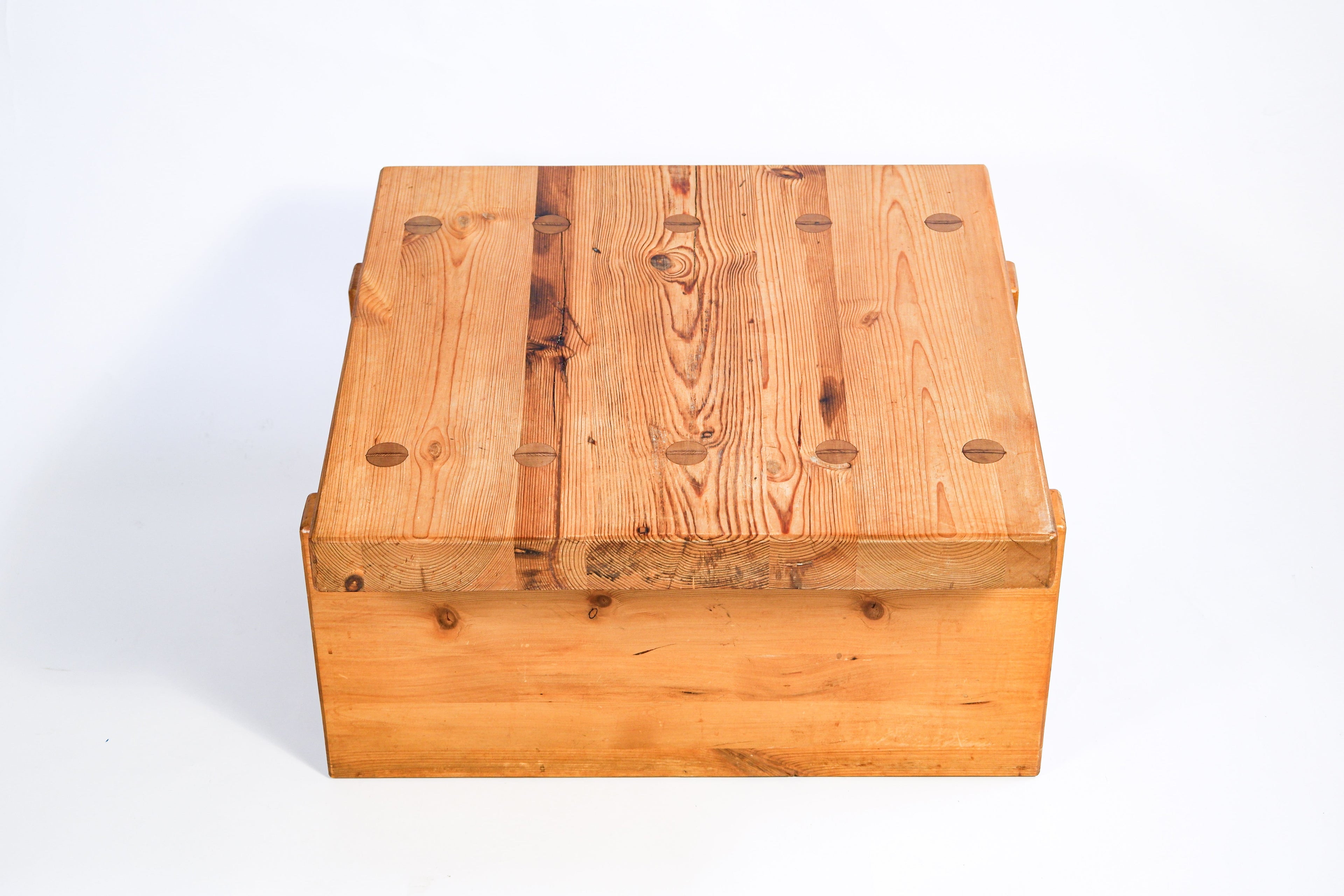 Roland Wilhelmsson cofee table model "Bamse" 1973 in solid pine.