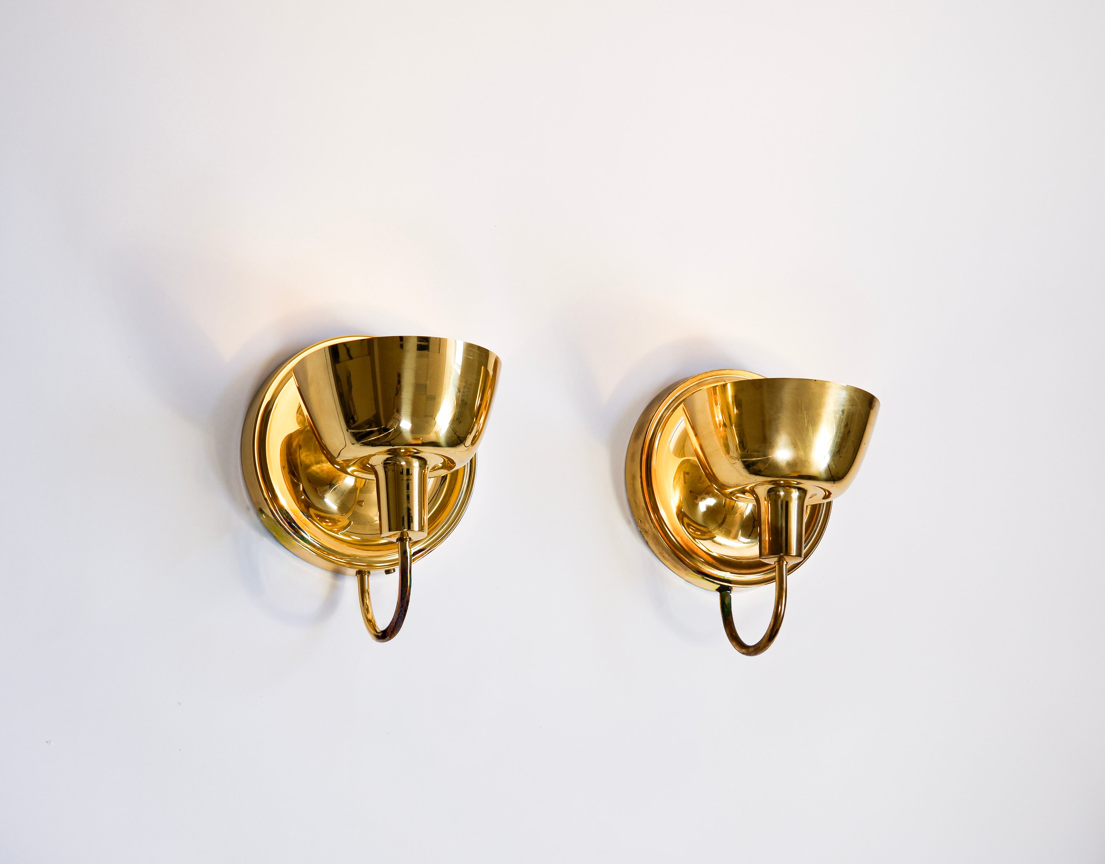 Josef Frank pair of wall lamps 2389 for Svenskt Tenn Sweden, 1950s.