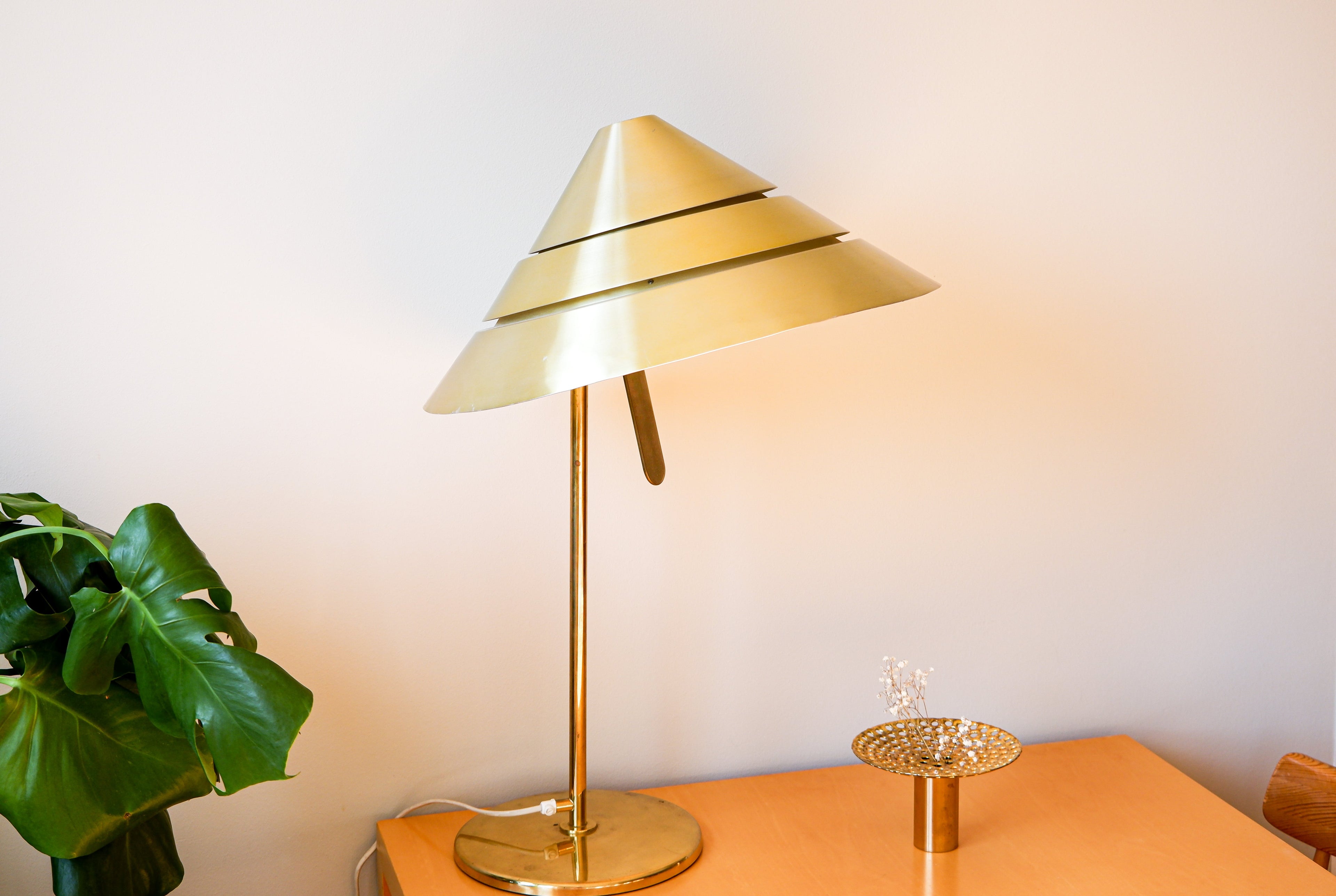 Hans Agne Jakobsson important table lamp model Tropicana.
