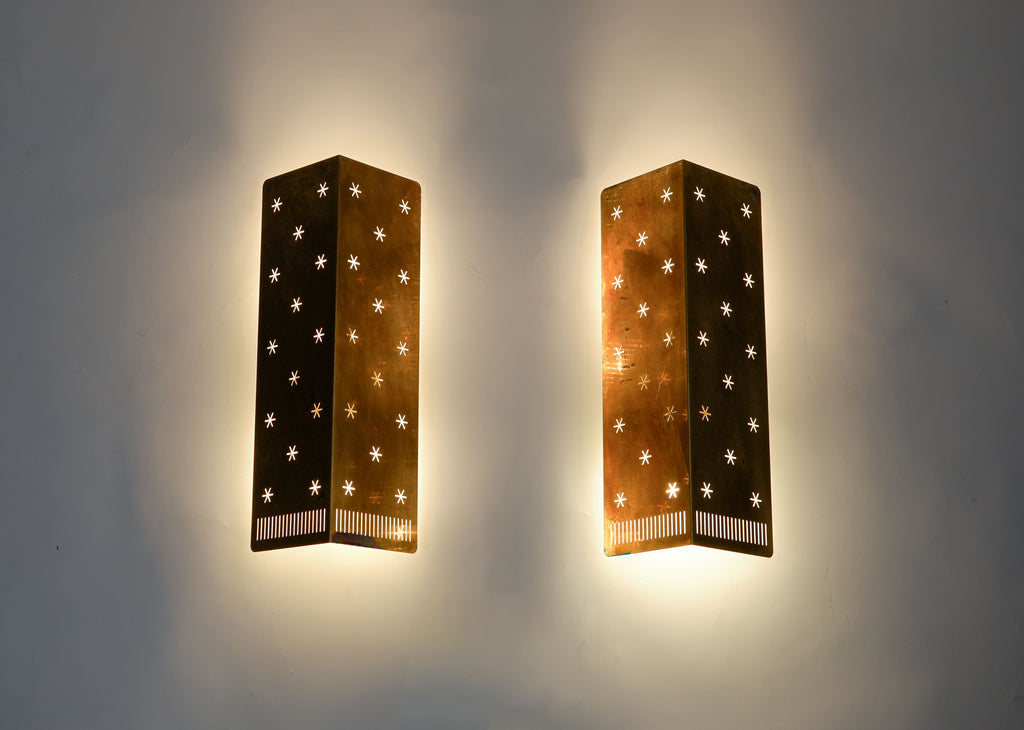 Paavo Tynell, Pair of wall lamp model 10330 for Taito, circa 1950.
