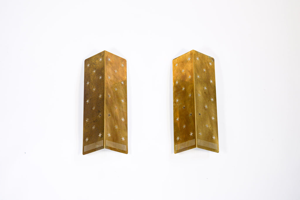 Paavo Tynell, Pair of wall lamp model 10330 for Taito, circa 1950.