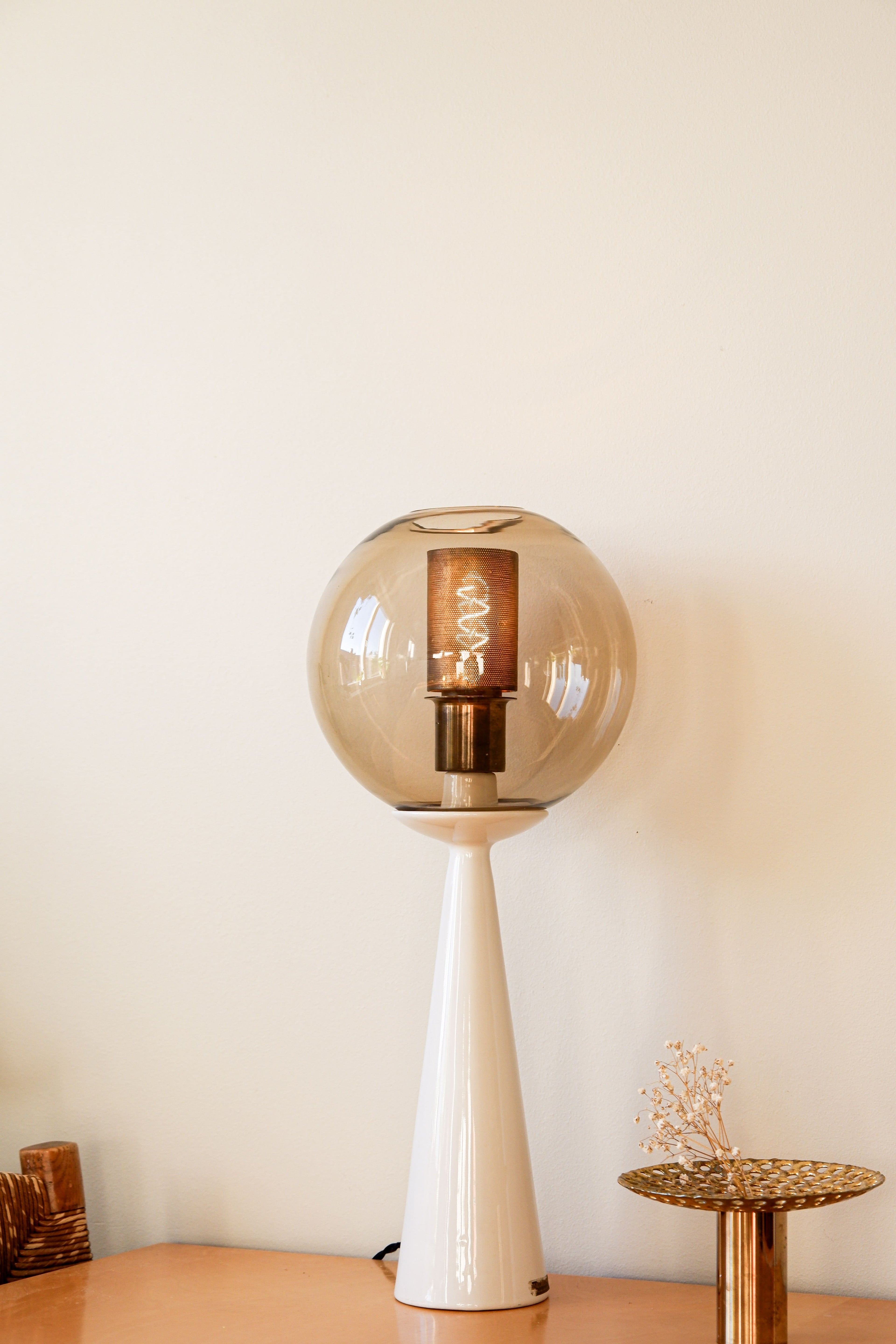 Hans Agne Jakobsson, table lamp model V80.