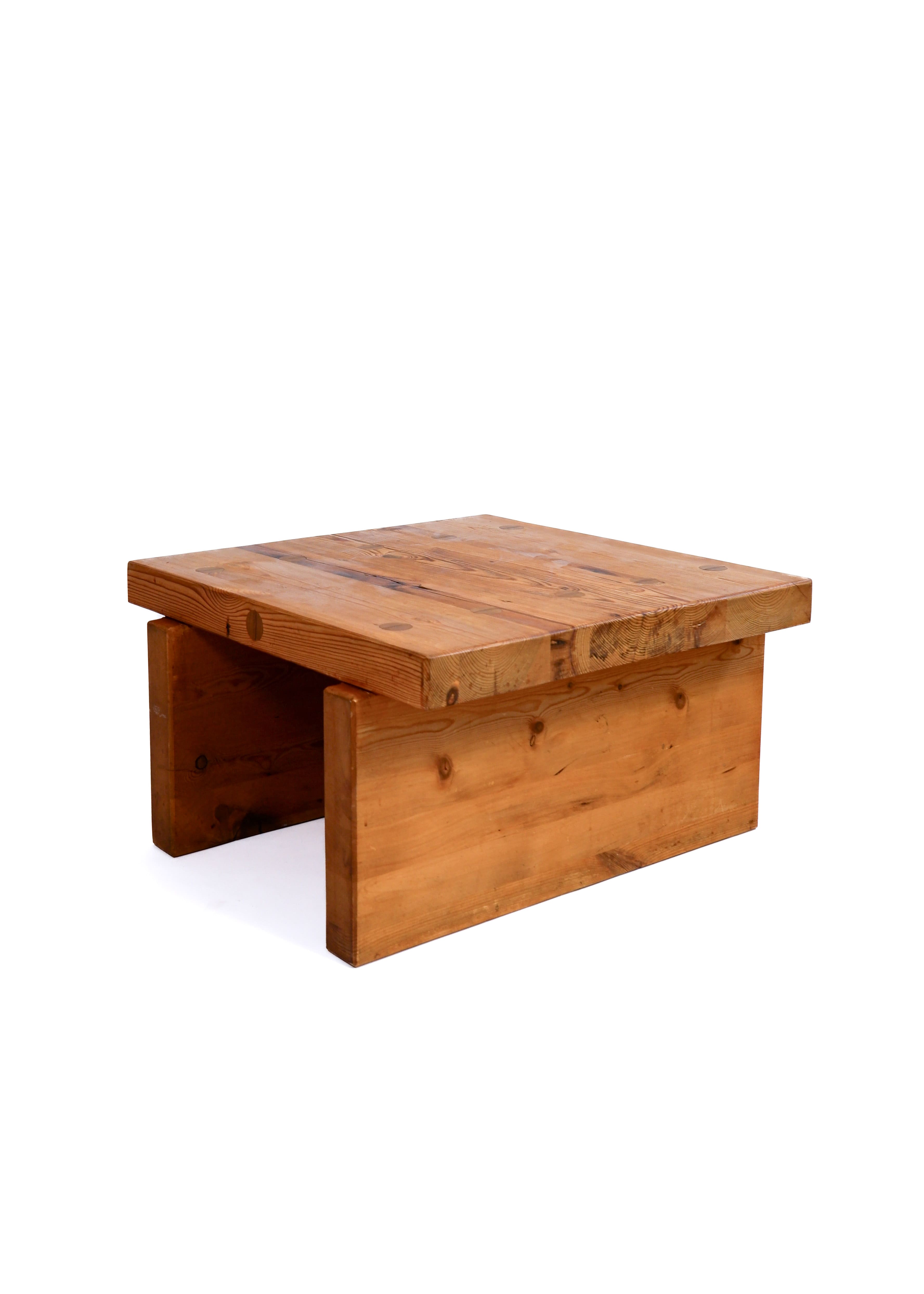 Roland Wilhelmsson cofee table model "Bamse" 1973 in solid pine.