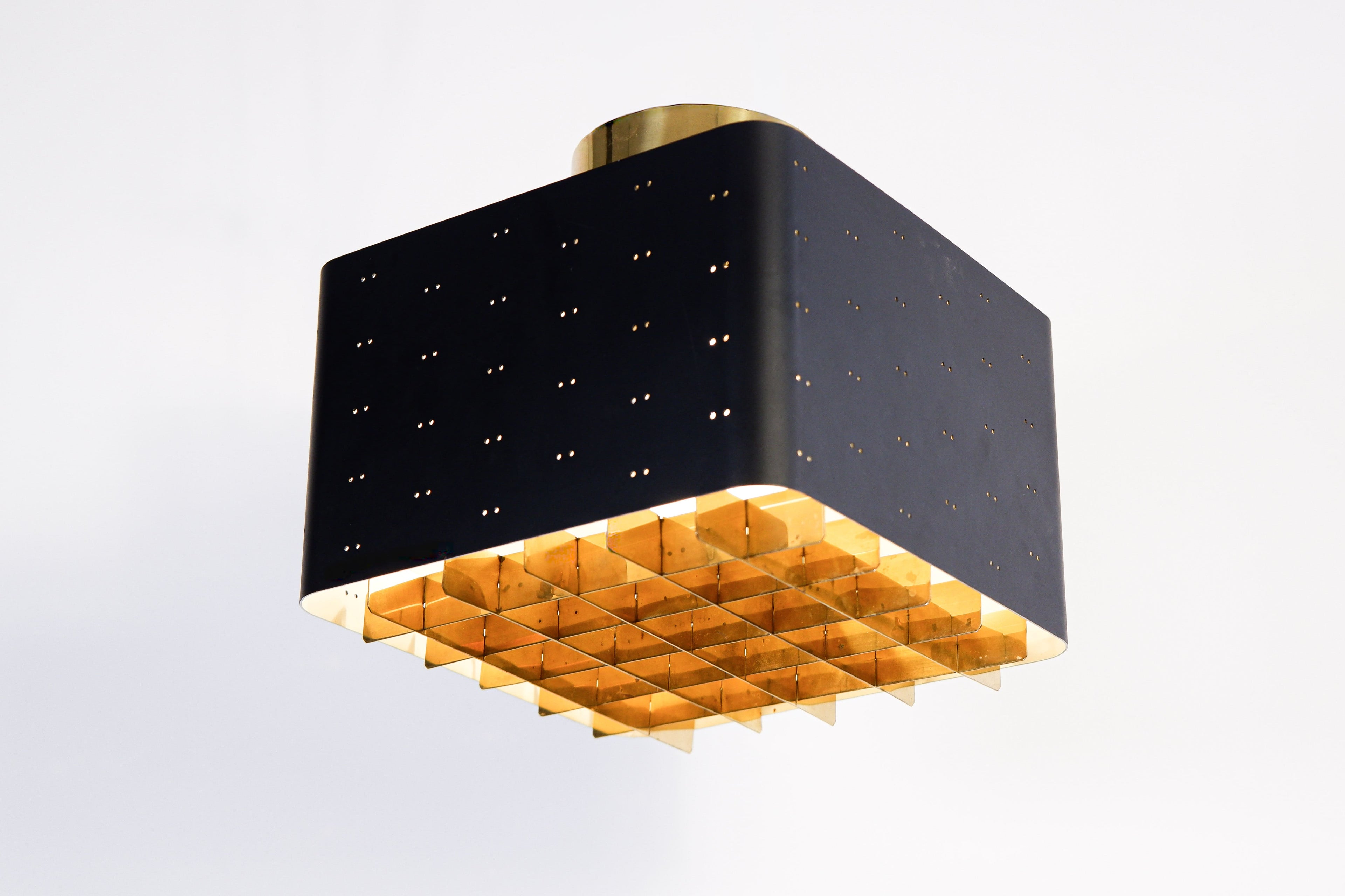 Paavo Tynell "Starry Sky" model 9068 for Idman.