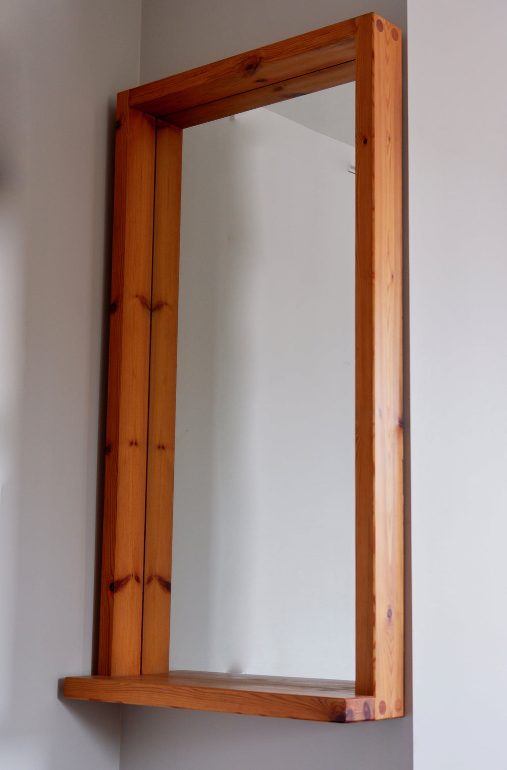 Important pine miror attributed to Roland Wilhelmsson circa 1960