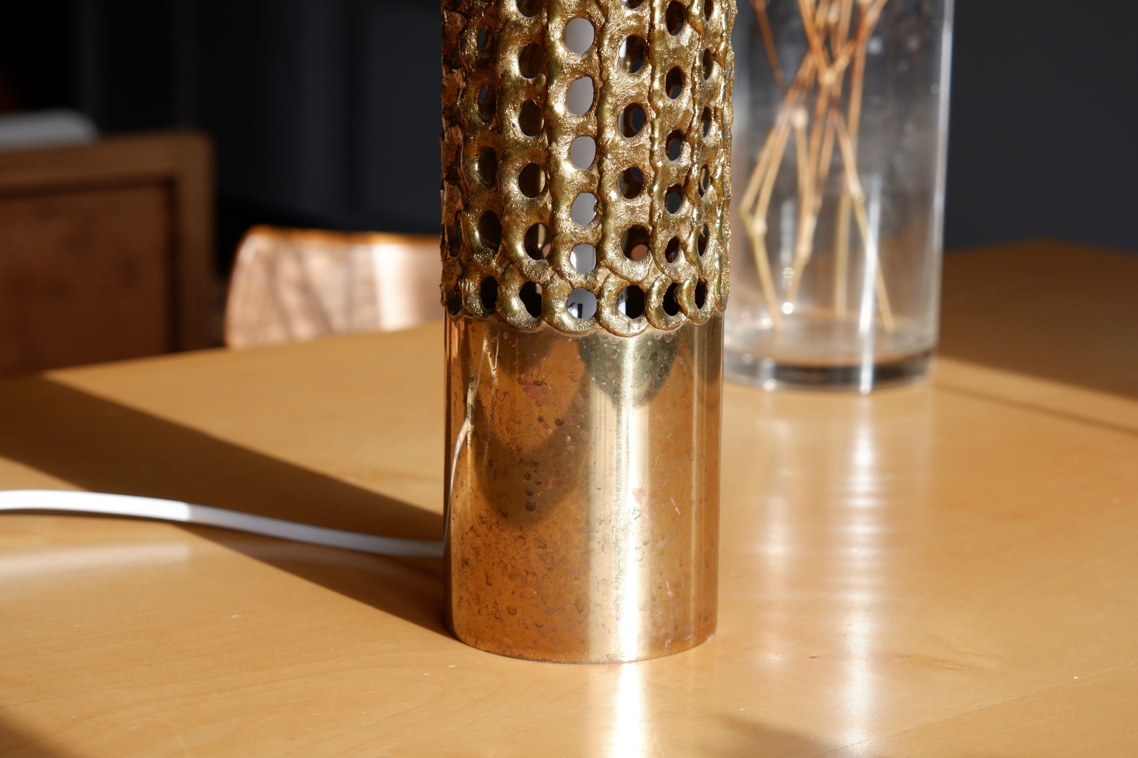 Important Pierre Forssell table lamp in solid brass, Circa 1975.