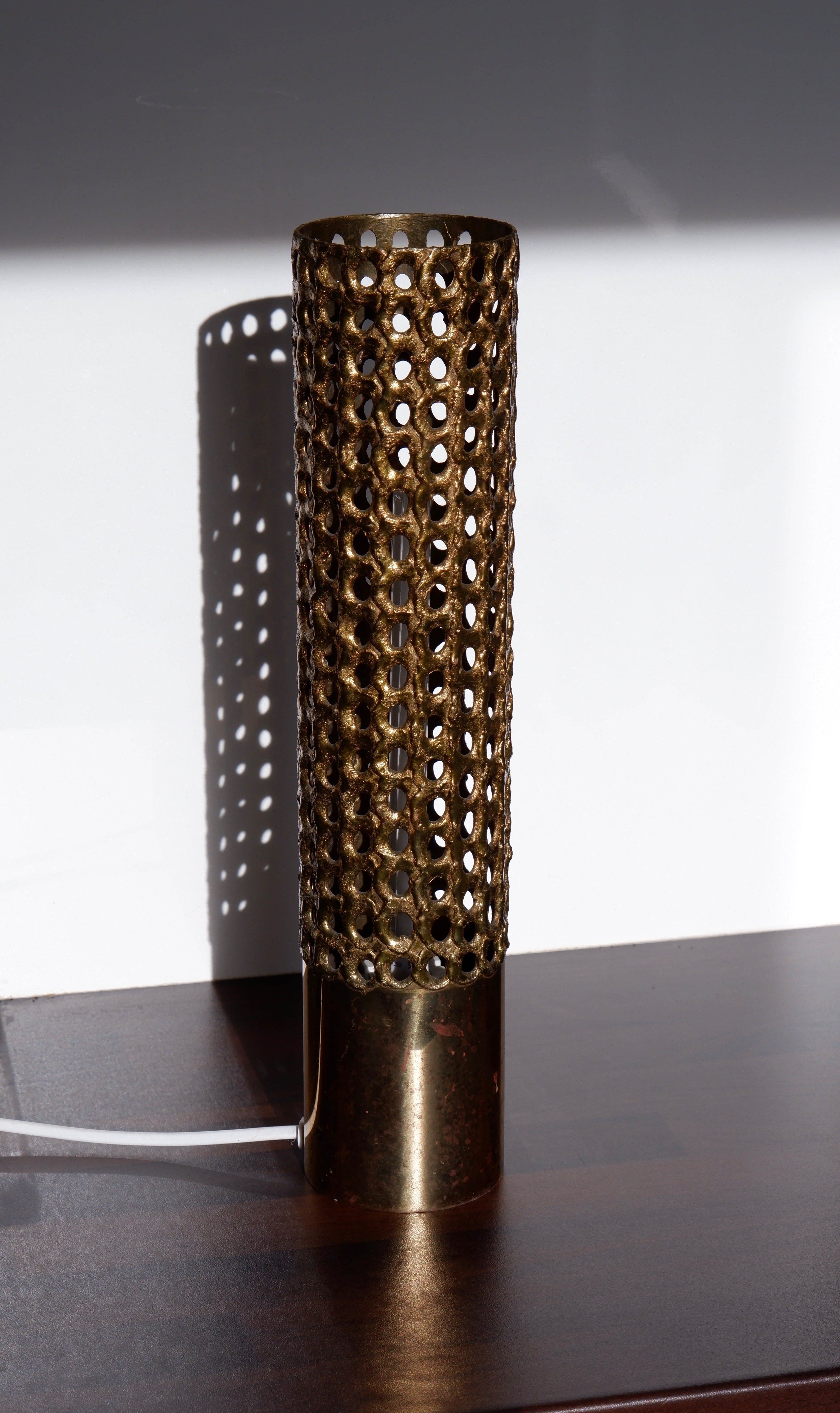 Important Pierre Forssell table lamp in solid brass, Circa 1975.
