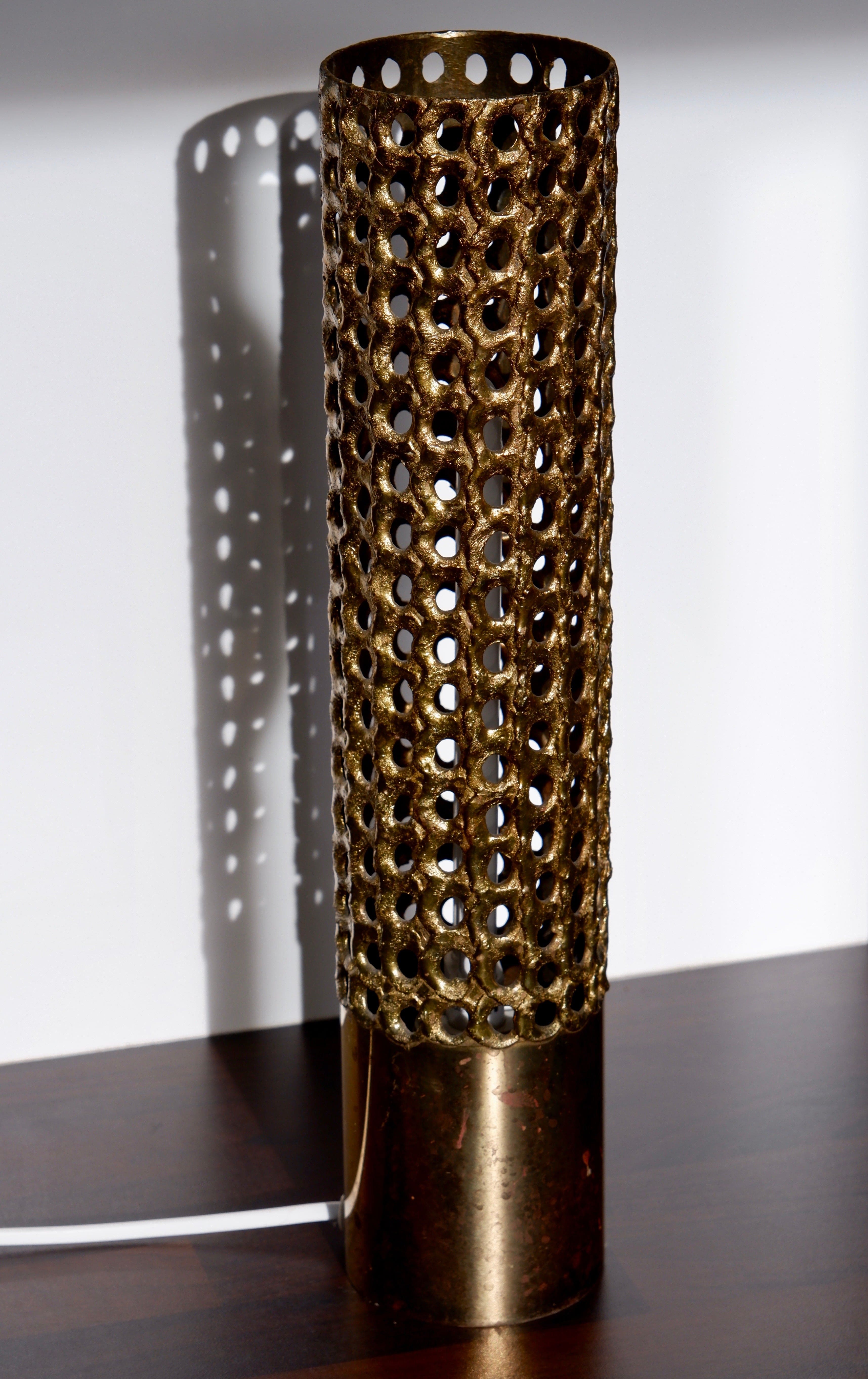 Important Pierre Forssell table lamp in solid brass, Circa 1975.