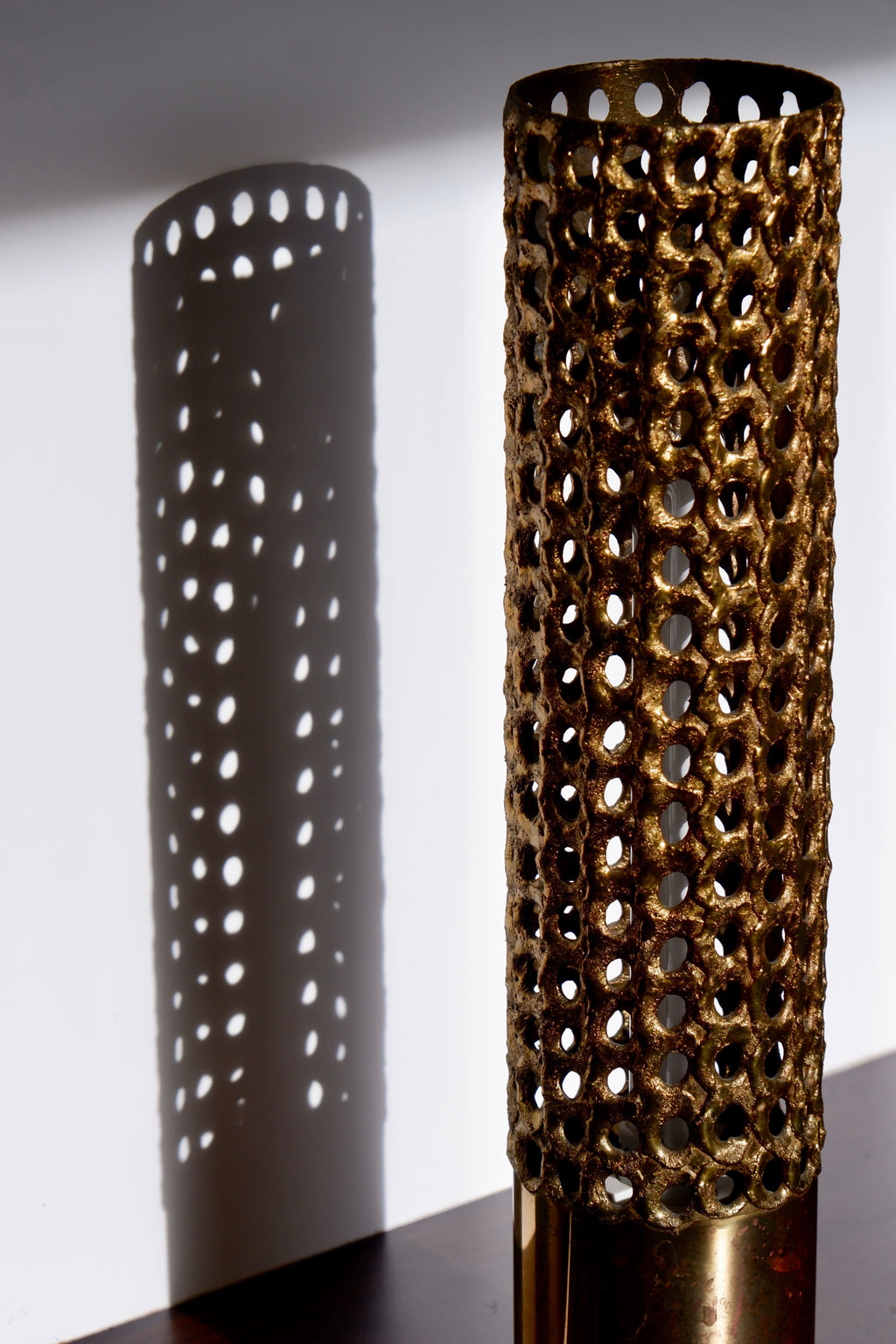 Important Pierre Forssell table lamp in solid brass, Circa 1975.