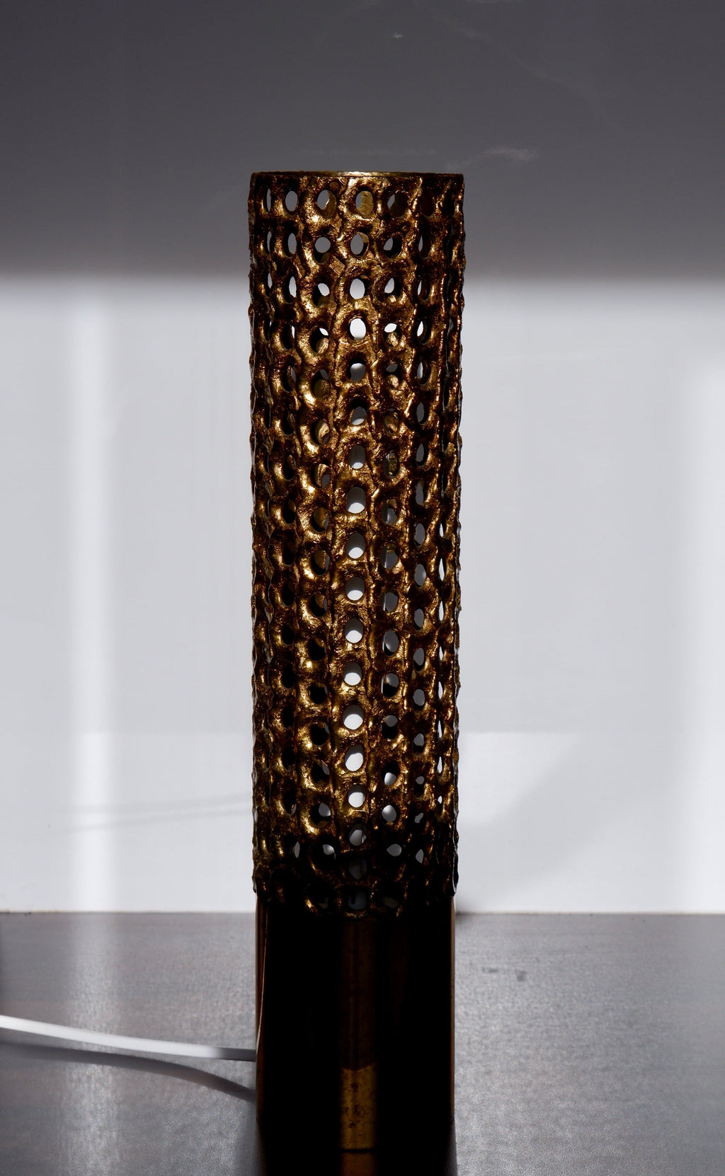 Important Pierre Forssell table lamp in solid brass, Circa 1975.