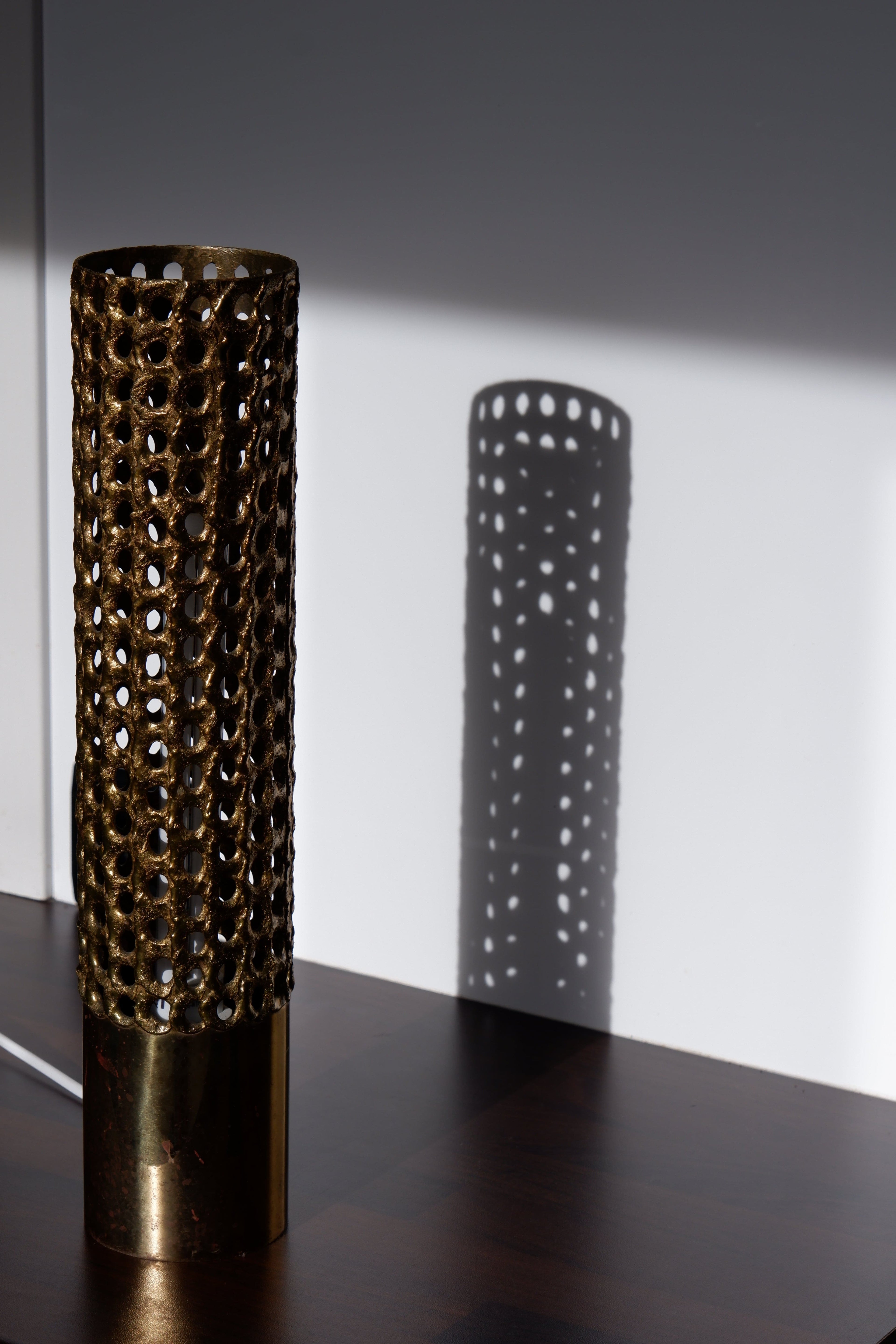 Important Pierre Forssell table lamp in solid brass, Circa 1975.
