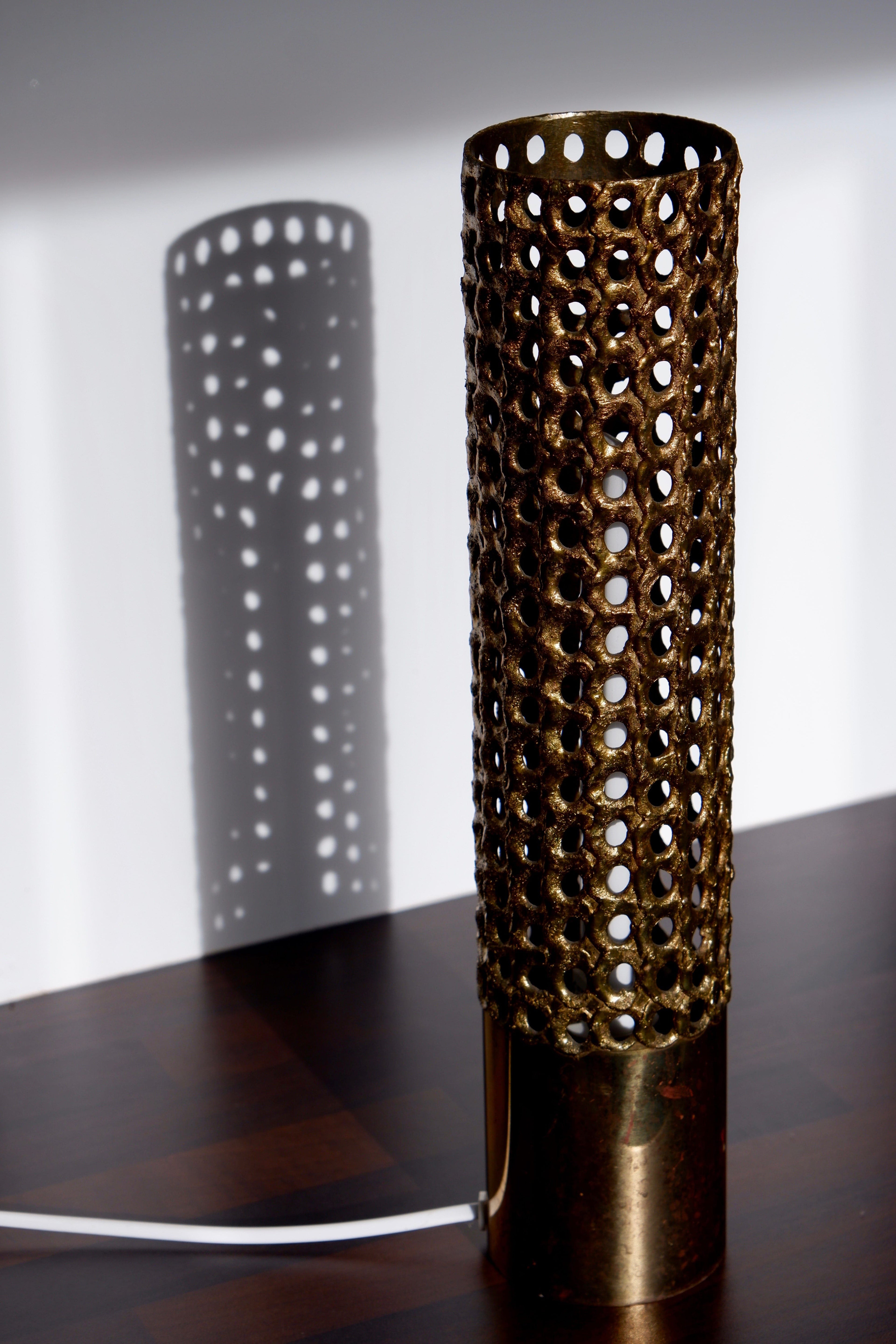 Important Pierre Forssell table lamp in solid brass, Circa 1975.