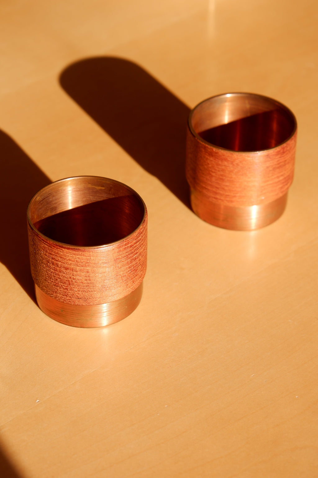 Pair of finnish bowls in copper and teak, 60's.