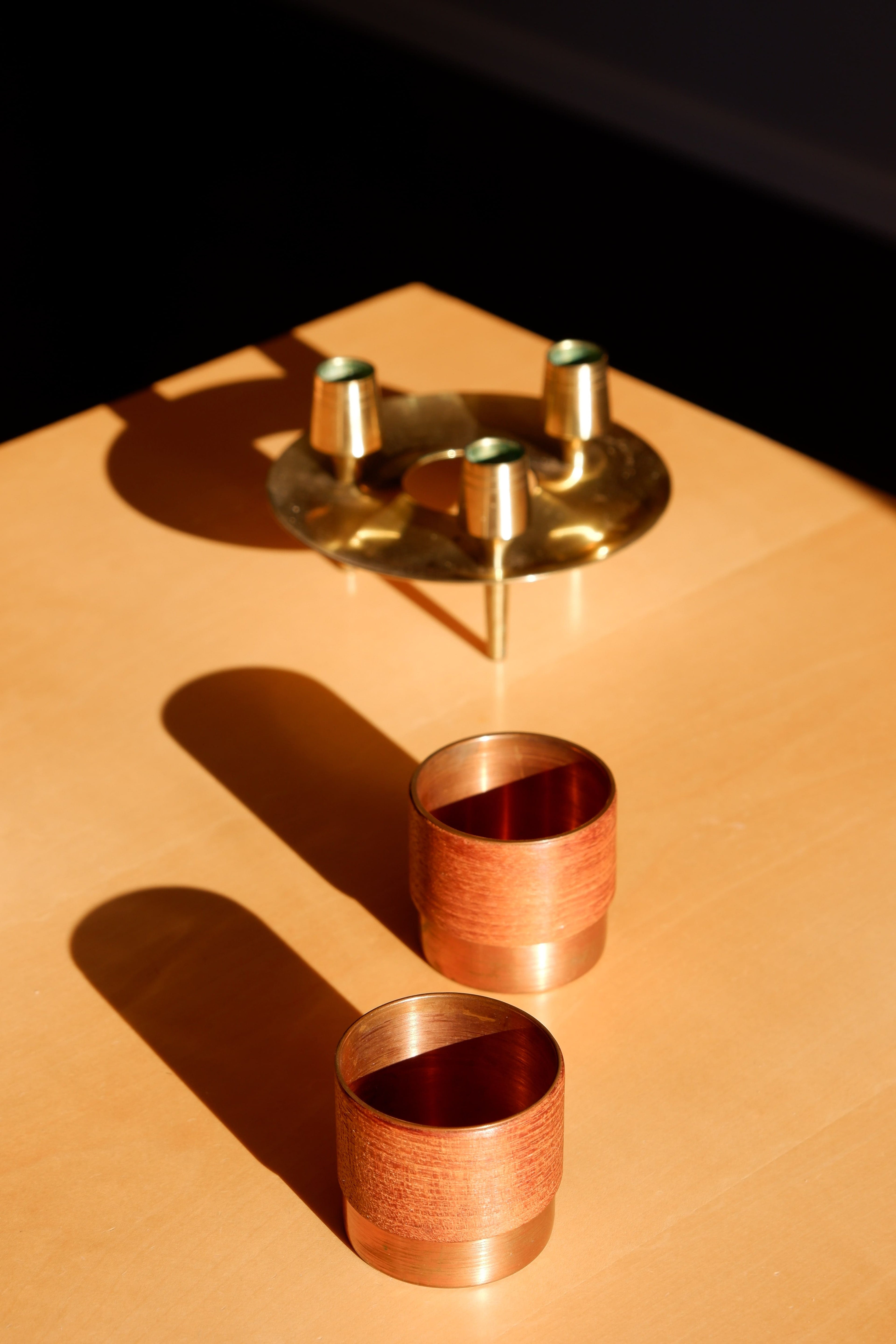Pair of finnish bowls in copper and teak, 60's.