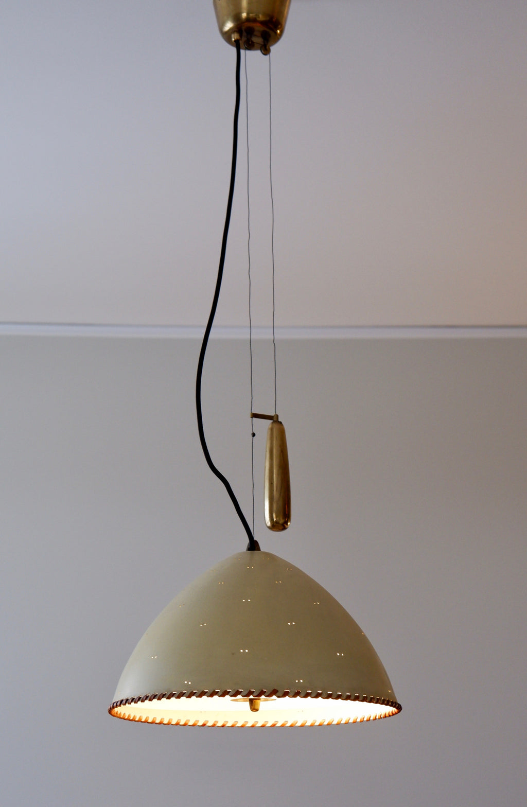 Paavo Tynell counter Weight pendant light model A1983 for Taito.