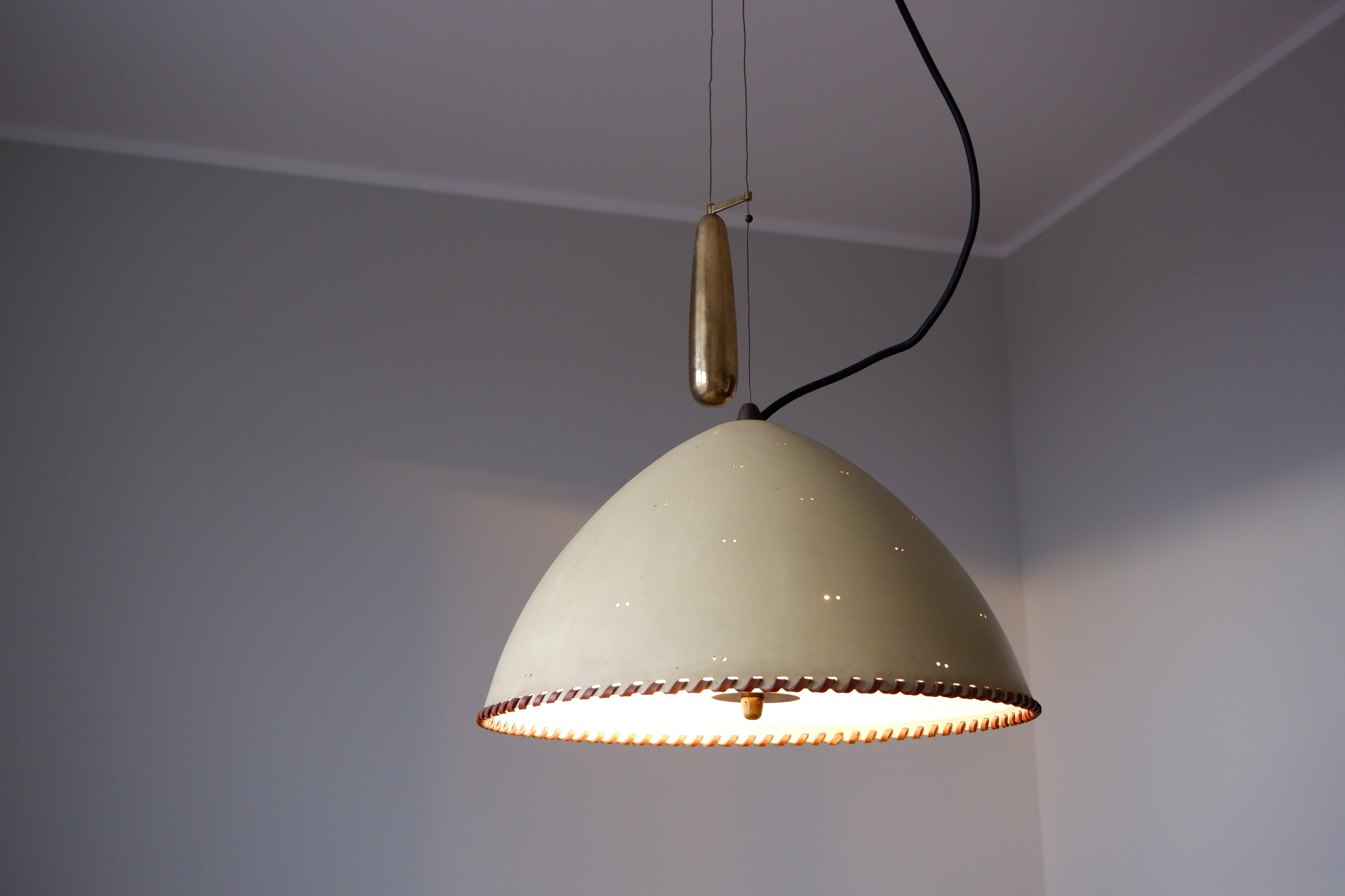 Paavo Tynell counter Weight pendant light model A1983 for Taito.