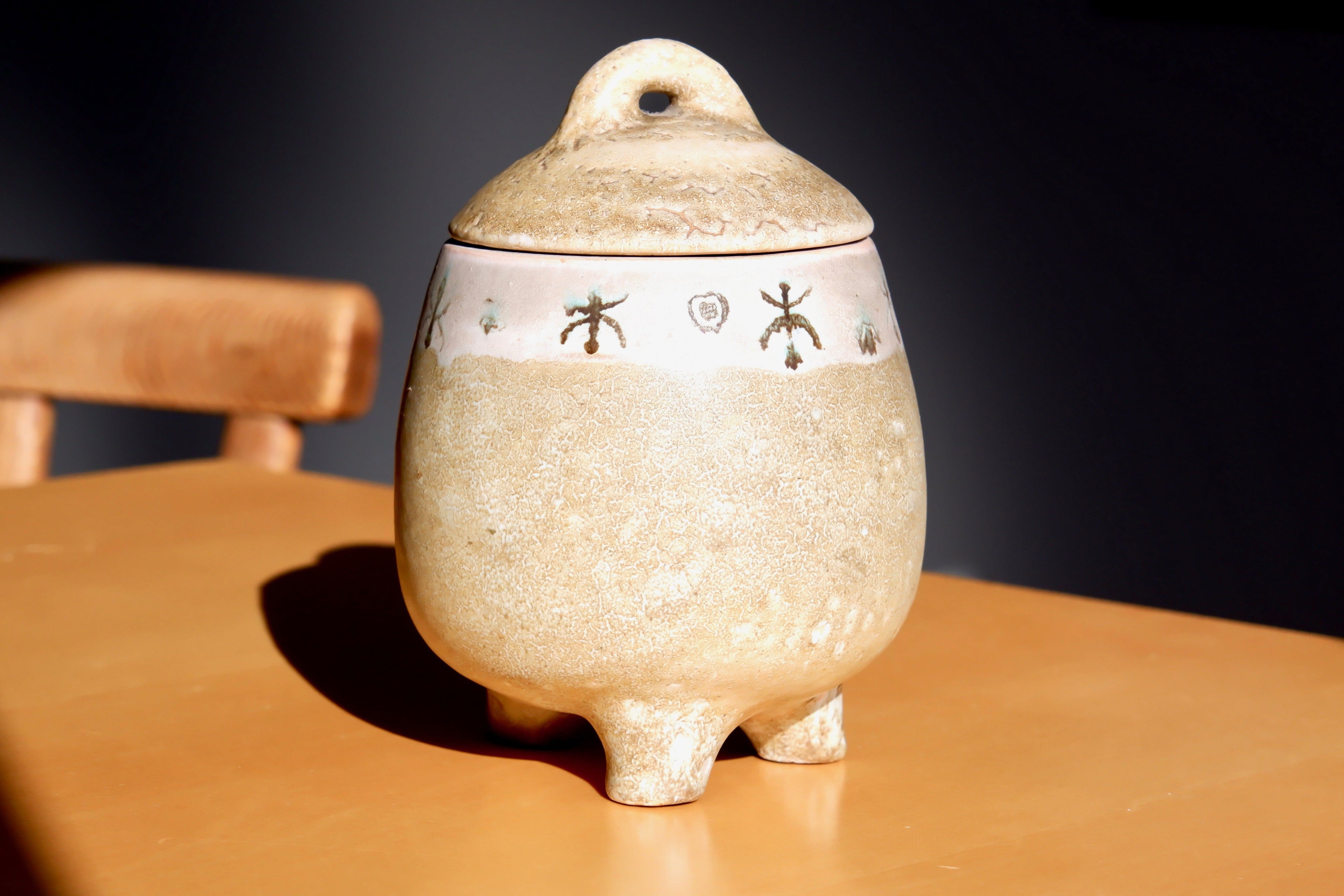 Ceramic pot by les 2 Potiers, Michelle & Jacques Serre, 1956-1970) circa 1960, lave émaillée.