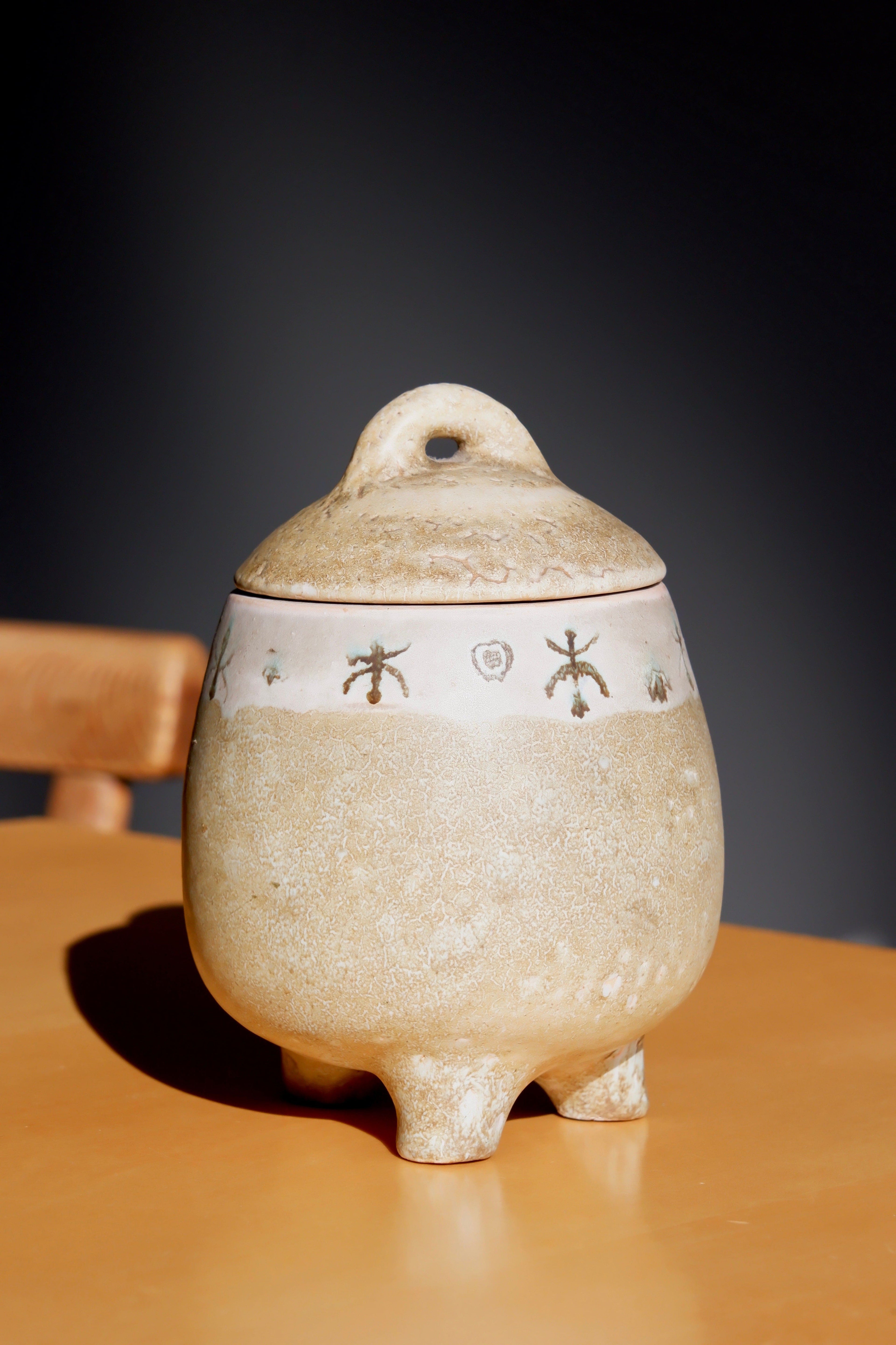 Ceramic pot by les 2 Potiers, Michelle & Jacques Serre, 1956-1970) circa 1960, lave émaillée.