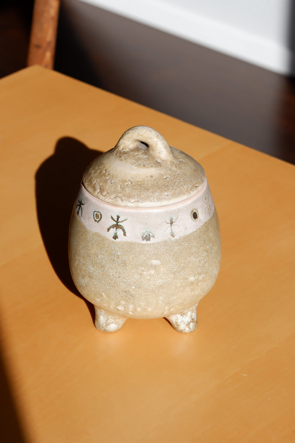 Ceramic pot by les 2 Potiers, Michelle & Jacques Serre, 1956-1970) circa 1960, lave émaillée.