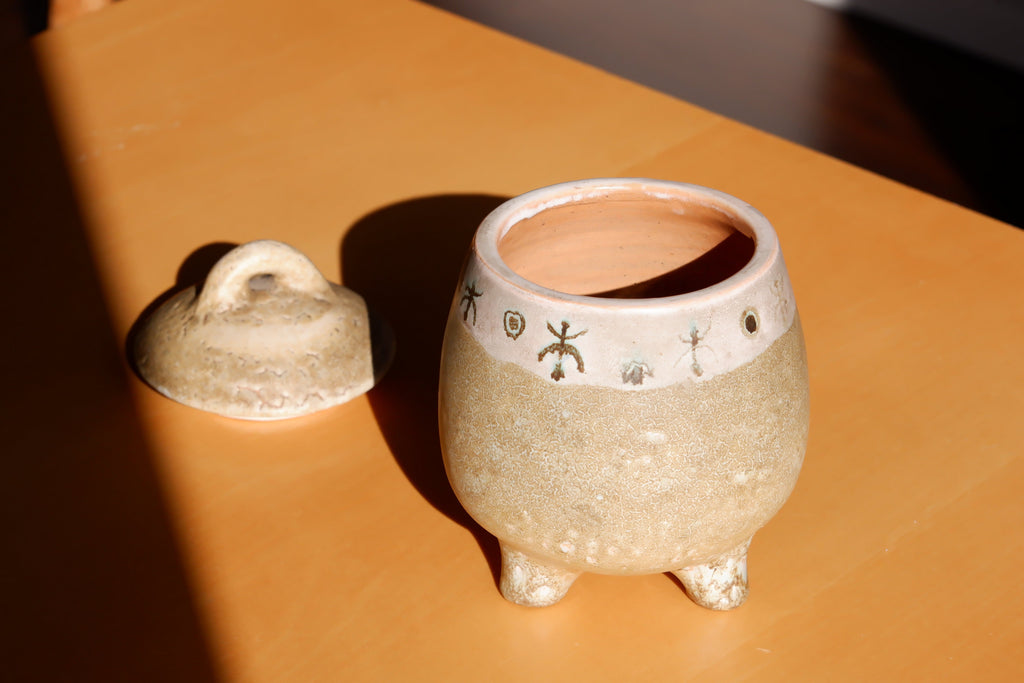 Ceramic pot by les 2 Potiers, Michelle & Jacques Serre, 1956-1970) circa 1960, lave émaillée.