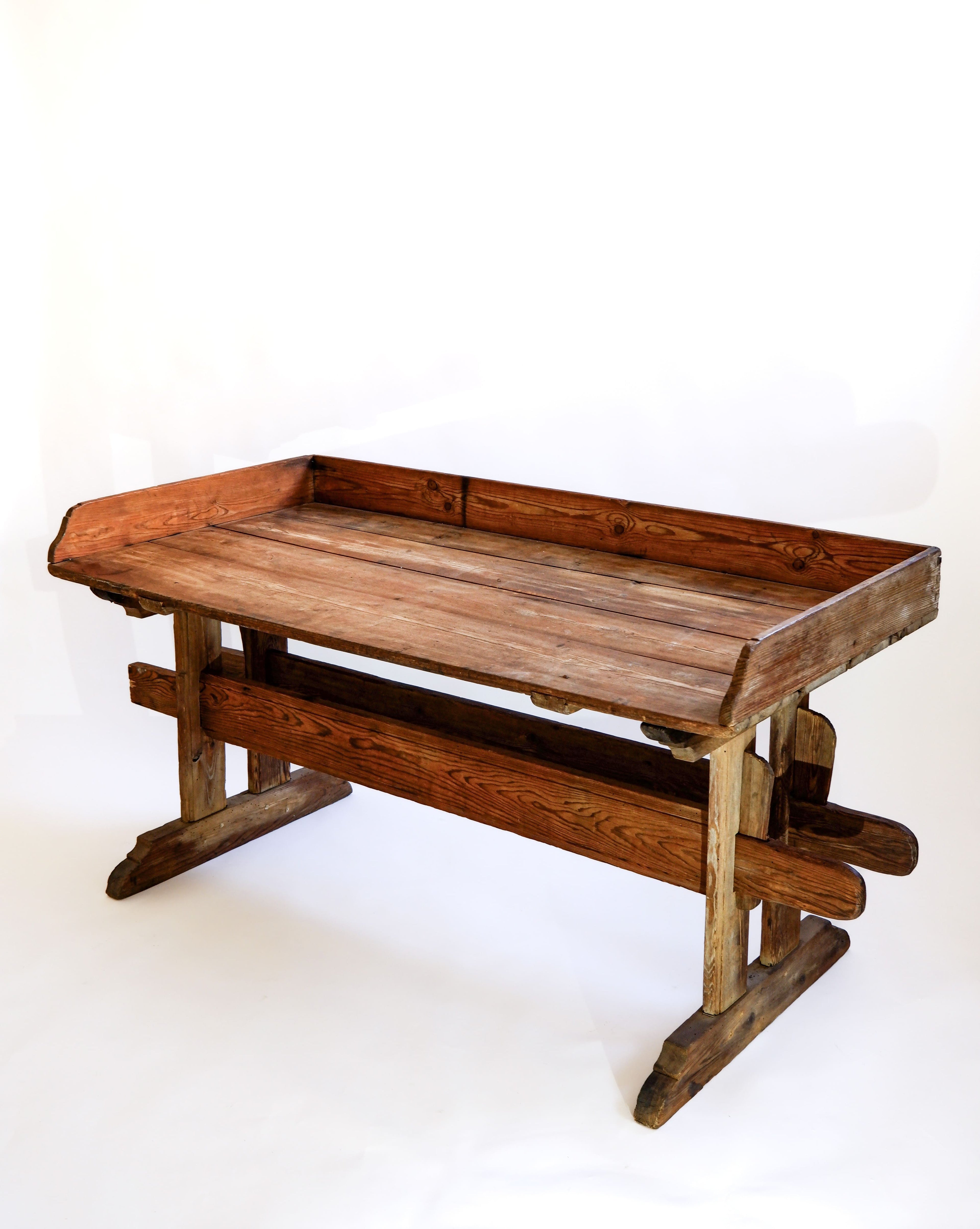 Swedish Antic console table in pine, late XIX century.
